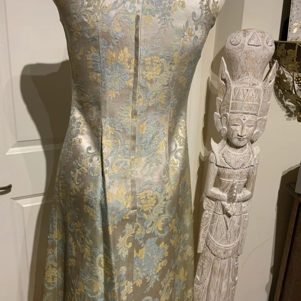 Classic Beautiful Vintage Silhouette Gown